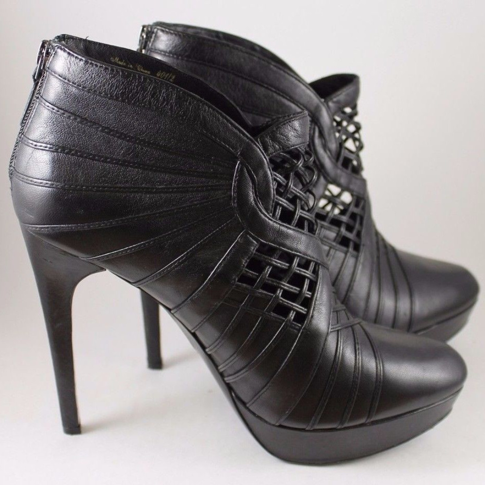 ELIE TAHARI BLACK LEATHER BOOTIES SZ 40.5